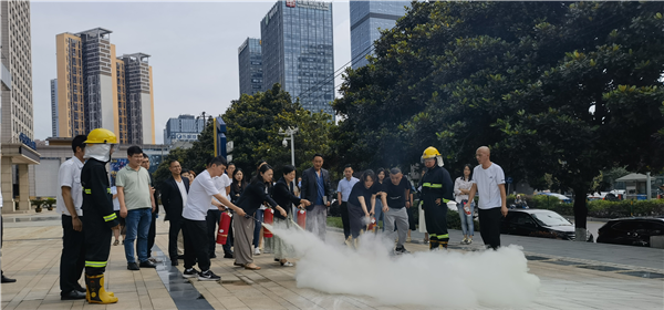 2023-6-29  貴州陽光產(chǎn)權(quán)交易所有限公司召開安全生產(chǎn)專題會暨“安康杯”知識競答、消防安全火災(zāi)疏散逃生演練活動圖片4.png