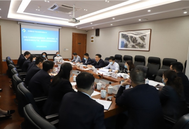 貴州省地方金融監(jiān)督管理局黨組成員、副局長(zhǎng)郭盛一行到貴州陽(yáng)光產(chǎn)權(quán)、貴州環(huán)交所調(diào)研座談并宣講貴州省第十三次黨代會(huì)精神