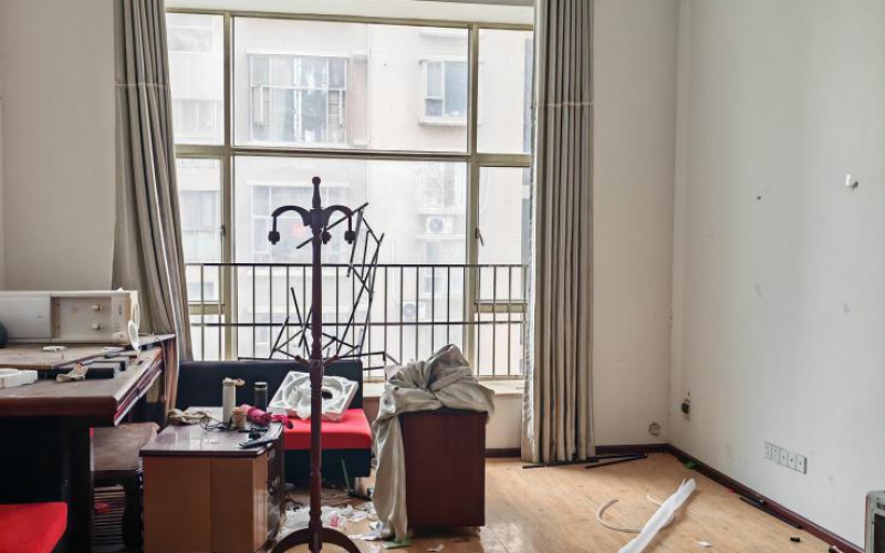 貴州省機關(guān)事務(wù)管理局國有資產(chǎn)管理服務(wù)中心貴陽市南明區(qū)市南路57號陽光100小區(qū)D1404號招租