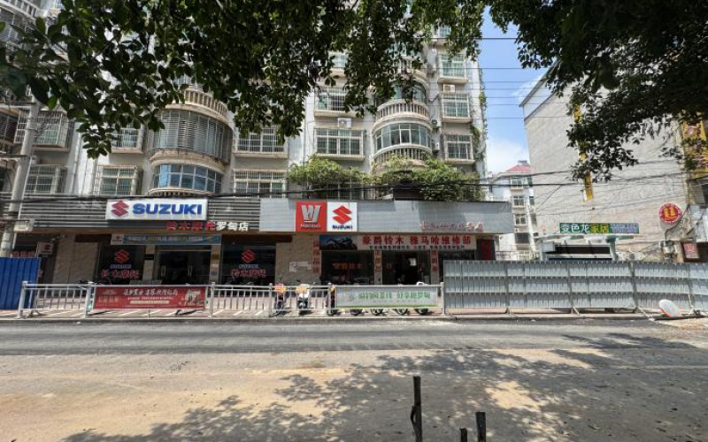 環(huán)城路職工住宅區(qū)一樓1、2-6號門面轉(zhuǎn)讓（持有方：貴州省機(jī)關(guān)事務(wù)管理局國有資產(chǎn)管理服務(wù)中心）