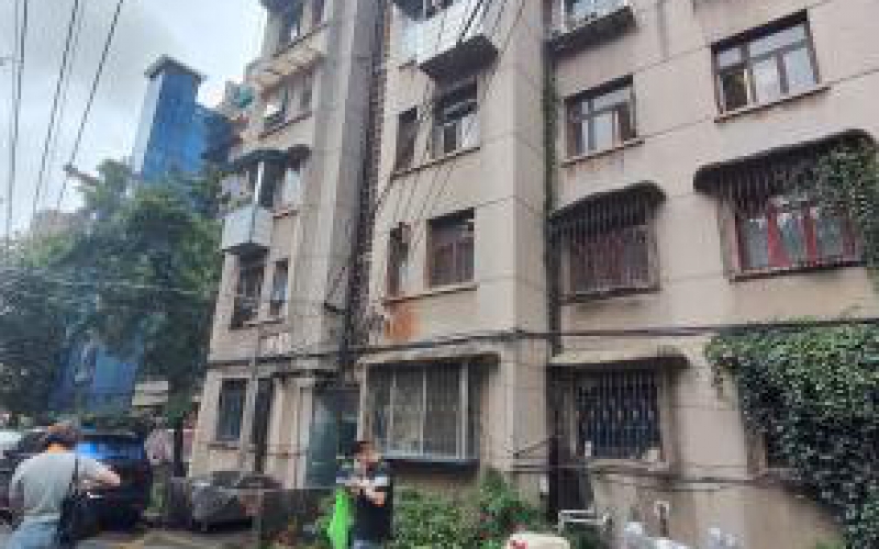 南明區(qū)新華路68號4棟2單元附7號轉(zhuǎn)讓（持有方：貴州省機(jī)關(guān)事務(wù)管理局國有資產(chǎn)管理服務(wù)中心）