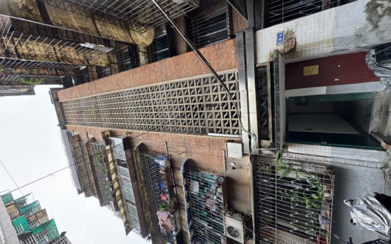 （降價）南明區(qū)建筑巷1號4單元7樓附14號轉(zhuǎn)讓（持有方：貴州省機關(guān)事務(wù)管理局國有資產(chǎn)管理服務(wù)中心）