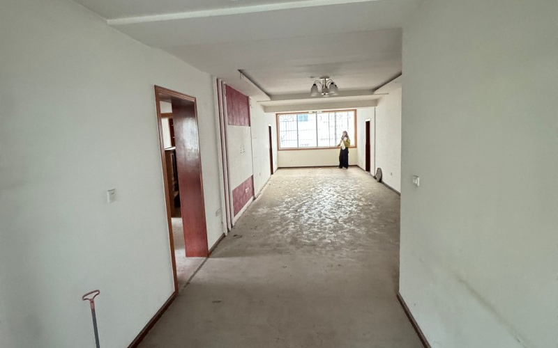 貴州省機關(guān)事務(wù)管理局國有資產(chǎn)管理服務(wù)中心貴陽市云巖區(qū)中華北路325號5棟1單元4層附7號房屋招租